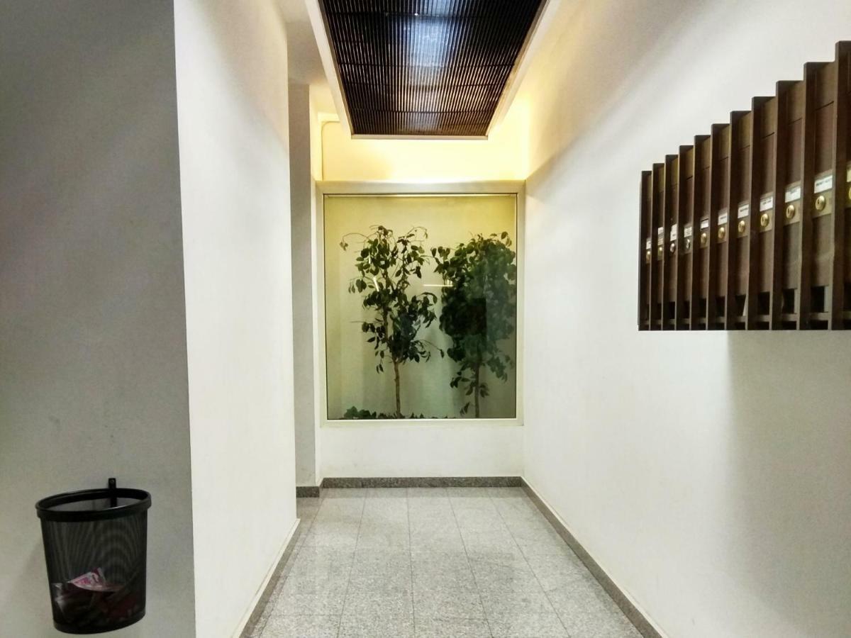 Green Apartment-City Centre Кальяри Экстерьер фото