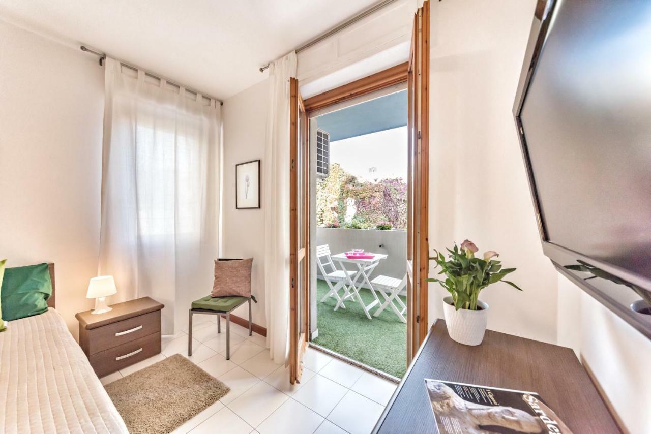 Green Apartment-City Centre Кальяри Экстерьер фото
